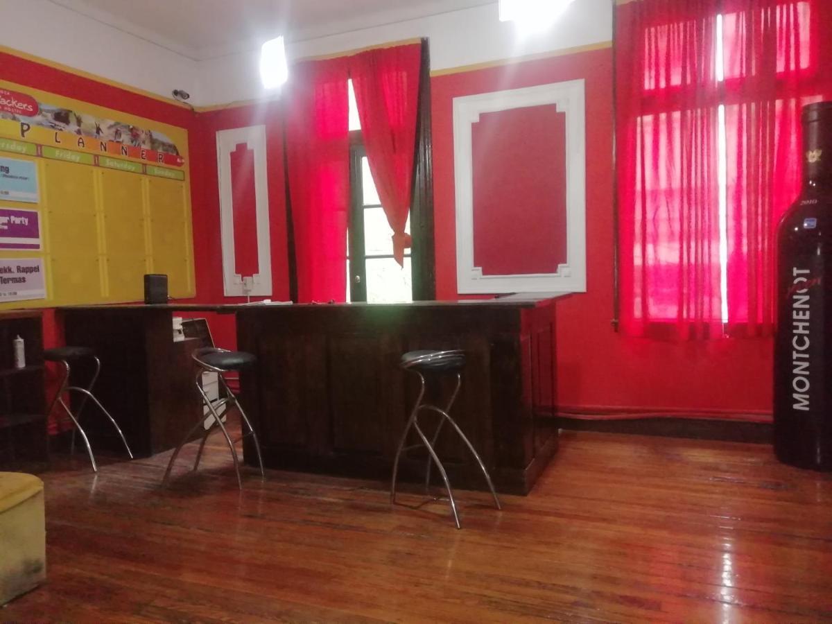 Katana Capsule Hostel Мендоса Экстерьер фото