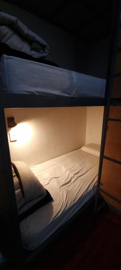 Katana Capsule Hostel Мендоса Экстерьер фото
