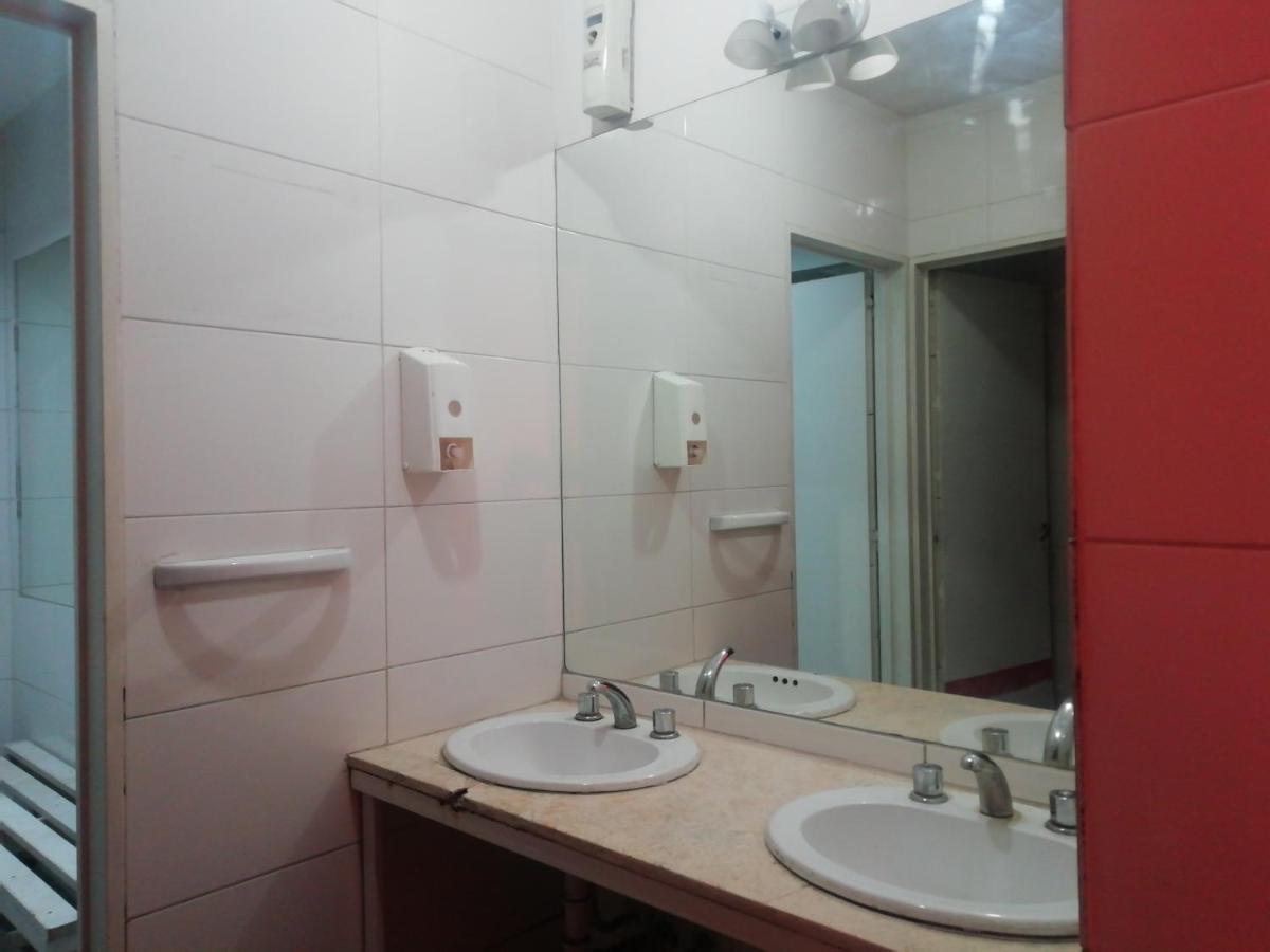 Katana Capsule Hostel Мендоса Экстерьер фото