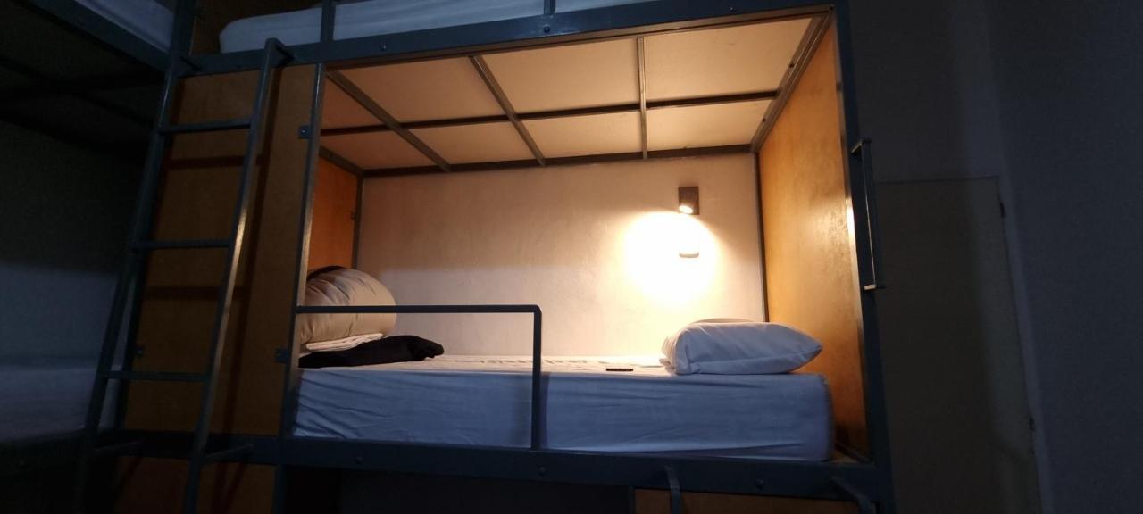 Katana Capsule Hostel Мендоса Экстерьер фото